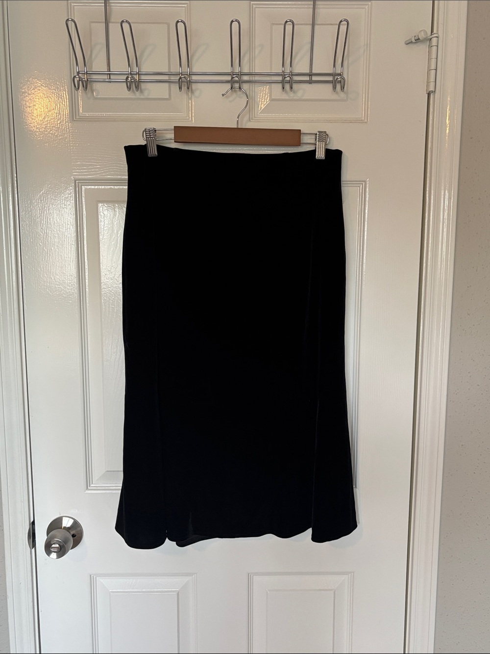 184. Women's Black A-Line Skirt in Crushed Velvet - Size 42 EU, US XL